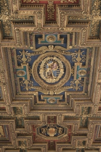Isn't this ceiling AWESOME?